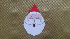 como-doblar-servilletas-de-papel-recortable-de-santa-claus